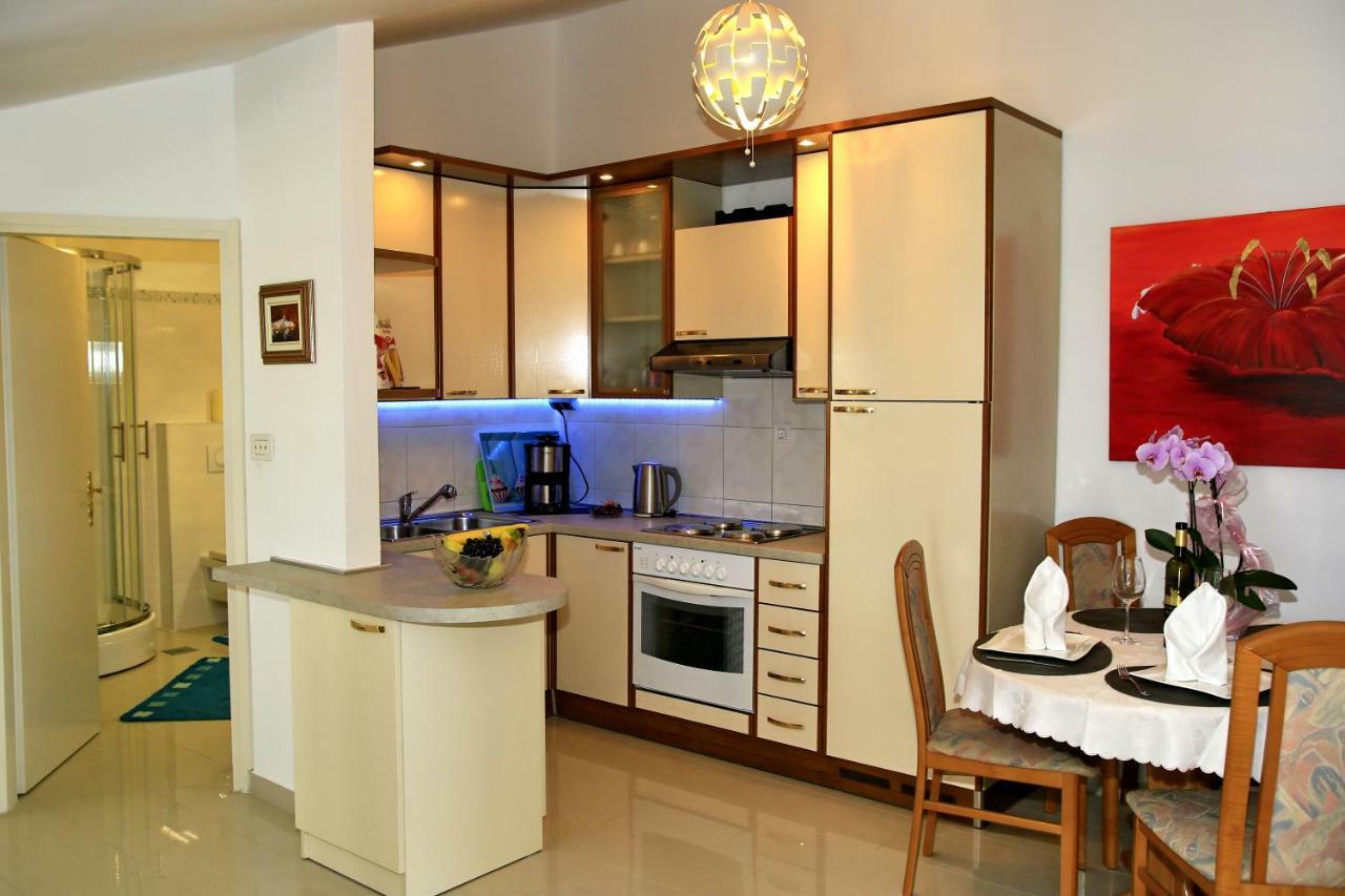 Apartment Panorama Porec Exterior photo